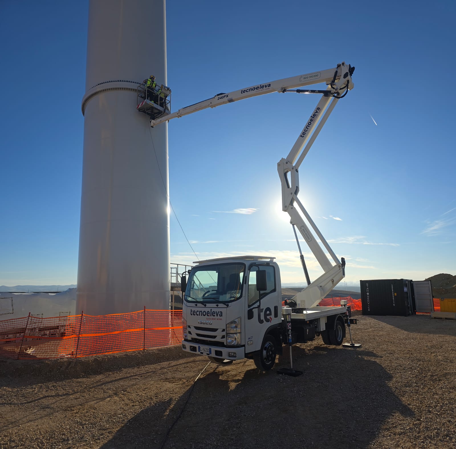 Piattaforma autocarrata con braccio articolato GSR B240PX - 23,7 m 4 Piattaforma autocarrata con braccio articolato GSR B240PX