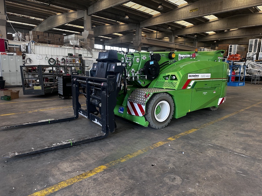 Gru elettrica con forche NMG MC130S