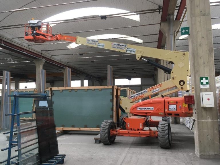 piattaforma semovente articolata