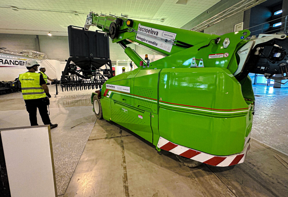 Gru Semovente Elettrica JMG Cranes MC 130S