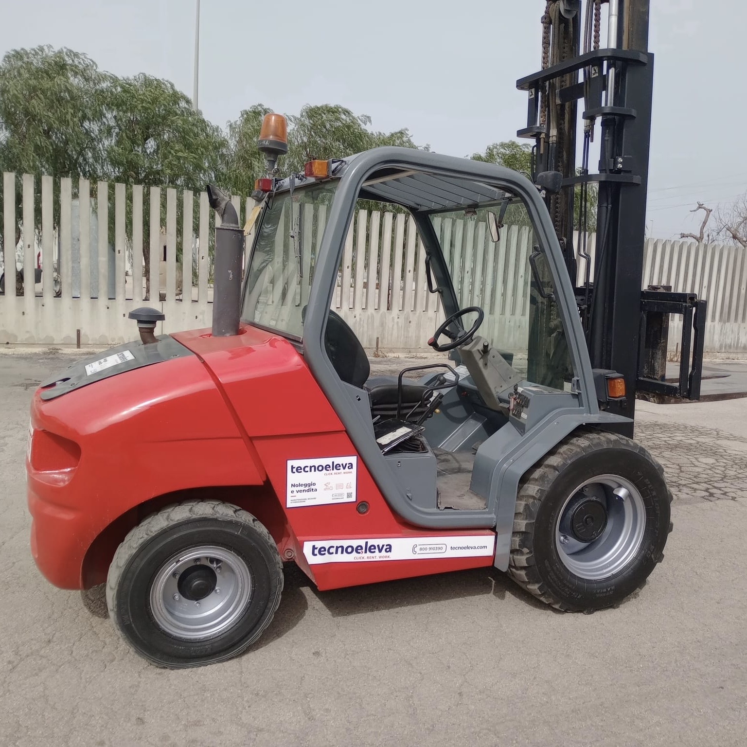 Carrelli elevatori diesel vs elettrici