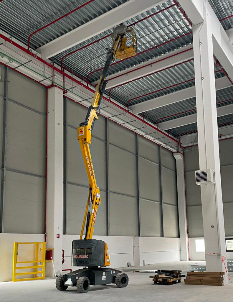 Noleggio piattaforme: come scegliere il modello più adatto per il tuo lavoro in quota 2 Noleggio piattaforme