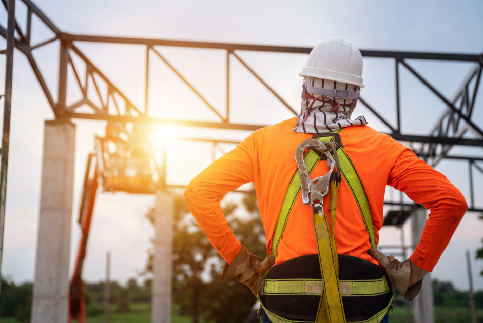 Sicurezza nell’uso di macchinari industriali: regole pratiche e dispositivi obbligatori 2 Sicurezza